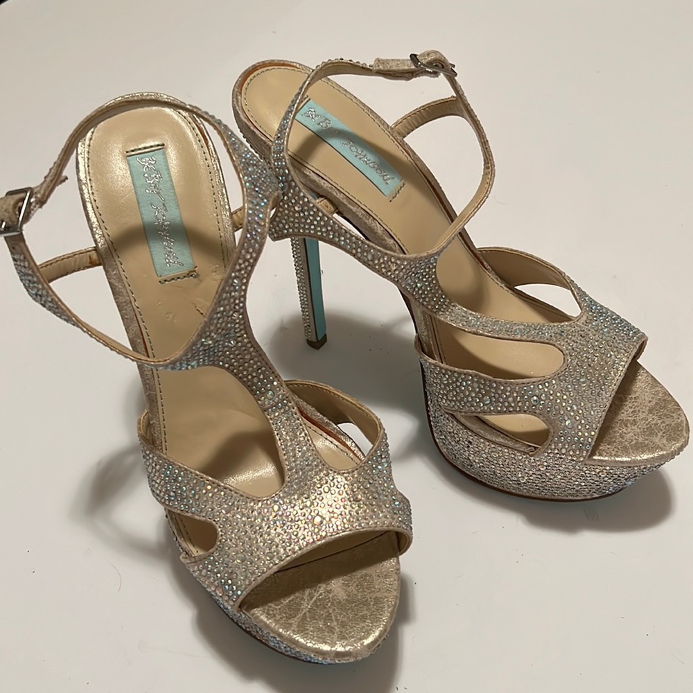 Betsey Johnson Champaign rhinestone heels size 9.5